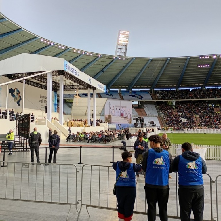 Durante su visita a Bélgica, el papa Francisco se reunió con algunas familias de refugiados que han llegado al país con los corredores humanitarios de Sant’Egidio